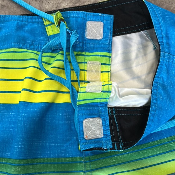 Like new! O’Neill shorts. Size 30 - Picture 5 of 7